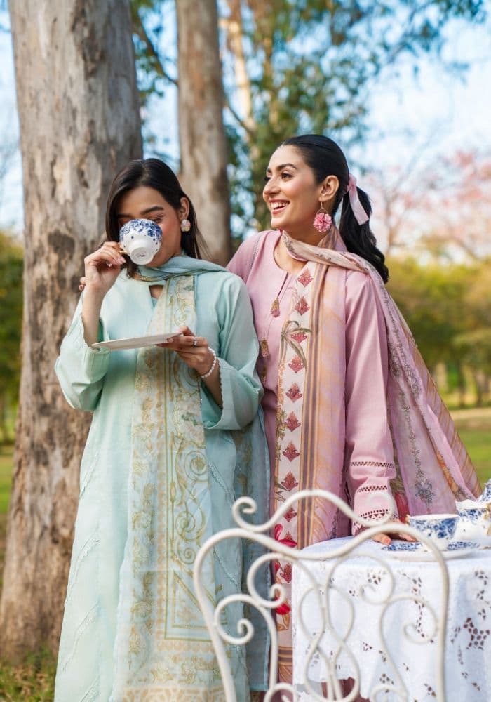 Ayat Blush – Luxury Lawn 3-Piece Suit (NLC-109)